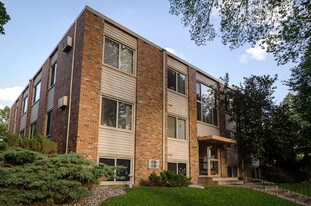 2649 Humboldt Ave S in Minneapolis, MN - Building Photo