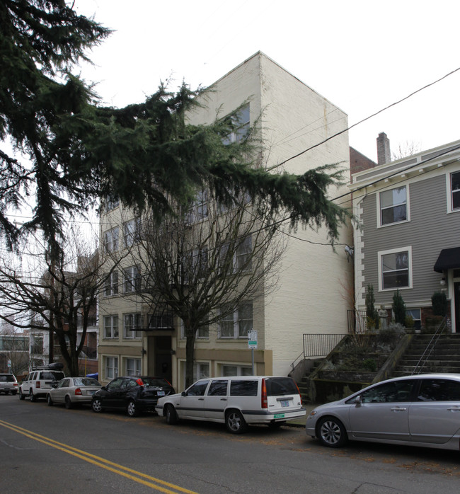 The Francisco Apartments in Portland, OR - Building Photo - Building Photo