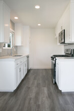 3018 Jeffrey Dr, Unit Apartment B in Costa Mesa, CA - Building Photo - Building Photo