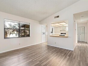 533 E Curlew Pl in Tarpon Springs, FL - Building Photo - Building Photo