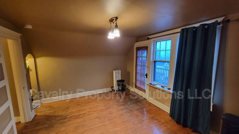 318 N 21st Ave E in Duluth, MN - Building Photo