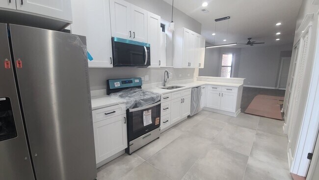 6443 S Peoria St in Chicago, IL - Building Photo - Building Photo