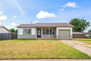 4823 9th St in Lubbock, TX - Building Photo