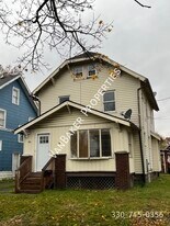 851 Carroll St in Akron, OH - Building Photo