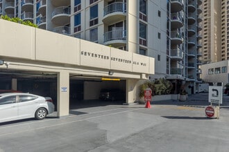 1717 Ala Wai in Honolulu, HI - Building Photo - Building Photo