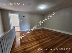 121 Allen St in Nesquehoning, PA - Foto de edificio - Building Photo