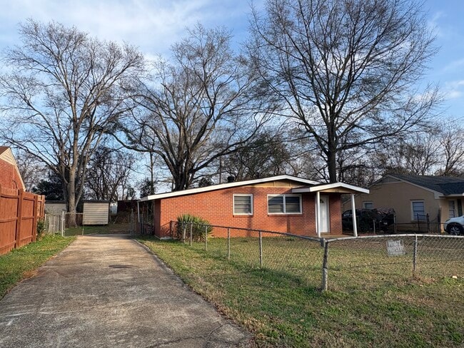 property at 622 6th St