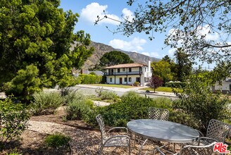 2091 N Roosevelt Ave in Altadena, CA - Building Photo - Building Photo