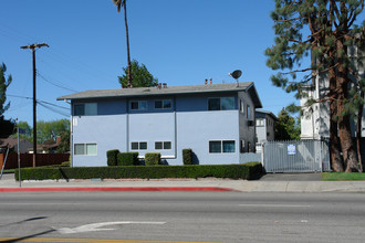 13701 Gault St in Van Nuys, CA - Building Photo - Building Photo