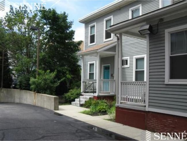 340 Franklin St, Unit 4
