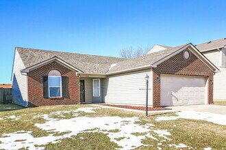 1478 Osprey Way in Greenwood, IN - Building Photo - Building Photo