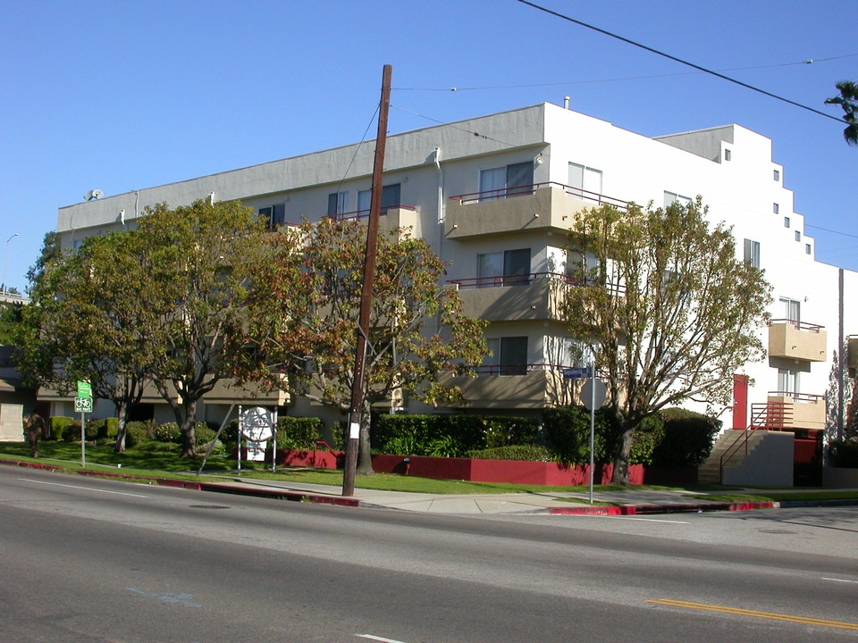 2756 S Sepulveda Blvd in Los Angeles, CA - Building Photo