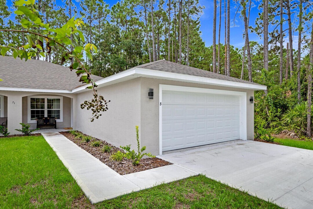 71 Pony Express Dr, Unit B in Palm Coast, FL - Foto de edificio