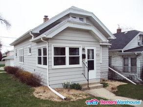 9324 W Lapham St in West Allis, WI - Building Photo - Building Photo