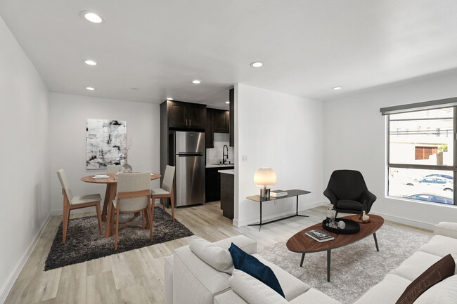 900 College St. in Los Angeles, CA - Foto de edificio - Building Photo