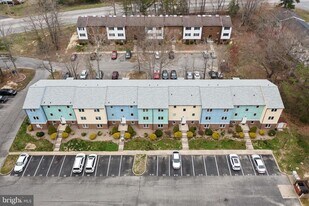 22030 Oxford Ct in Lexington Park, MD - Building Photo
