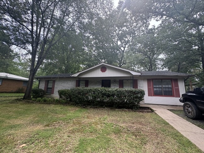 property at 33 Fairfield Dr