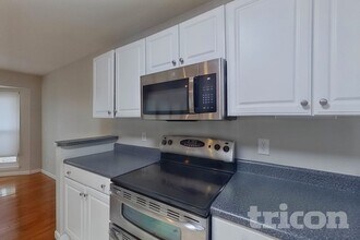 935 Squirrels Nest Ct in St. Charles, MO - Foto de edificio - Building Photo