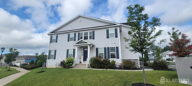 2 Marigold Way in Monroe Township, NJ - Building Photo - Building Photo