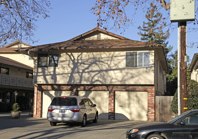 2009 Central Ave in Alameda, CA - Foto de edificio - Building Photo