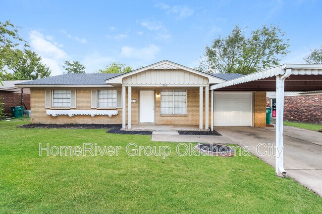 property at 900 NE Katherine Pl