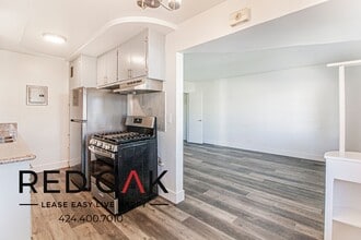 901 Centinela Ave in Inglewood, CA - Foto de edificio - Building Photo