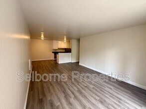 121 41st St in Oakland, CA - Building Photo - Building Photo