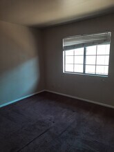 320 N 11th St, Unit carrier in Santa Paula, CA - Building Photo - Building Photo