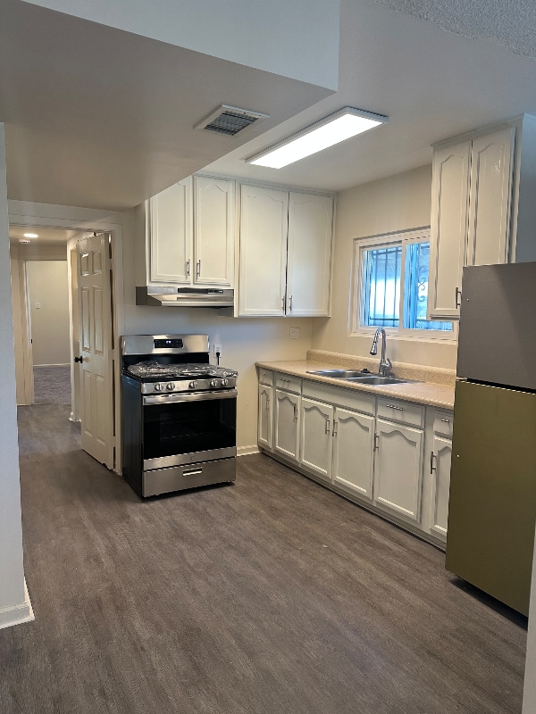 1205 W 97th St in Los Angeles, CA - Building Photo - Building Photo