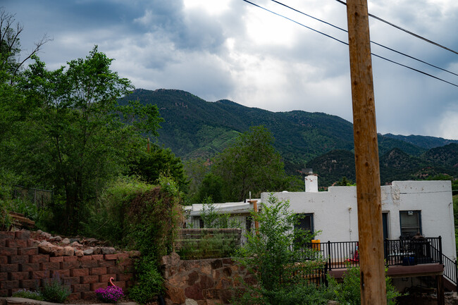 19 Fountain Pl in Manitou Springs, CO - Foto de edificio - Building Photo