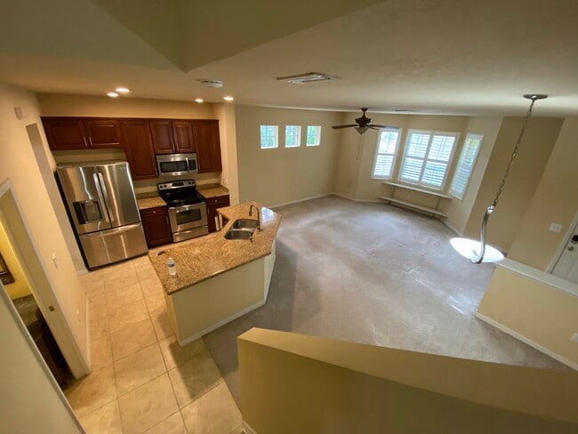 property at 7415 Arlington Grove Cir