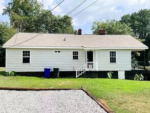 13 Hollywood Cir in Greenville, SC - Building Photo - Building Photo