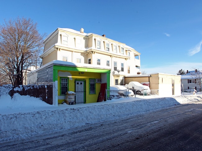 70 Harrison St in Worcester, MA - Building Photo - Building Photo