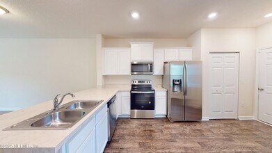 93 Scotch Pebble Dr in Jacksonville, FL - Building Photo - Building Photo