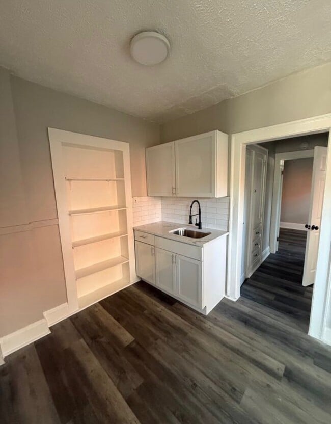 Noble Villa Apartments in Cleveland Heights, OH - Foto de edificio - Building Photo