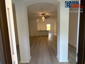 1495 Meadows Dr in Benton, AR - Building Photo - Building Photo