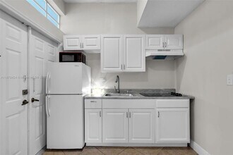637 NW 135th Terrace in Plantation, FL - Building Photo - Building Photo