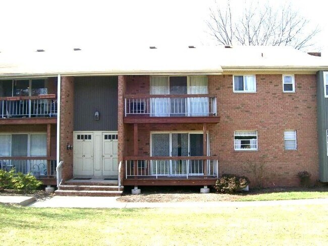 16 Deanna Dr