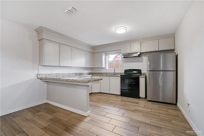 819 S 16th St, Unit 2 in McAllen, TX - Building Photo - Building Photo