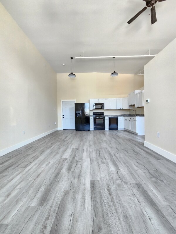 21 Jefferson St-Unit -9 in Old Town, ME - Building Photo - Building Photo