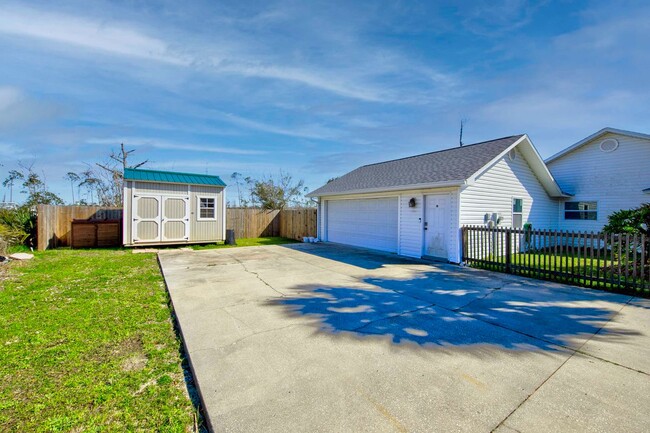 1007 Cypress Ave in Mexico Beach, FL - Building Photo - Building Photo