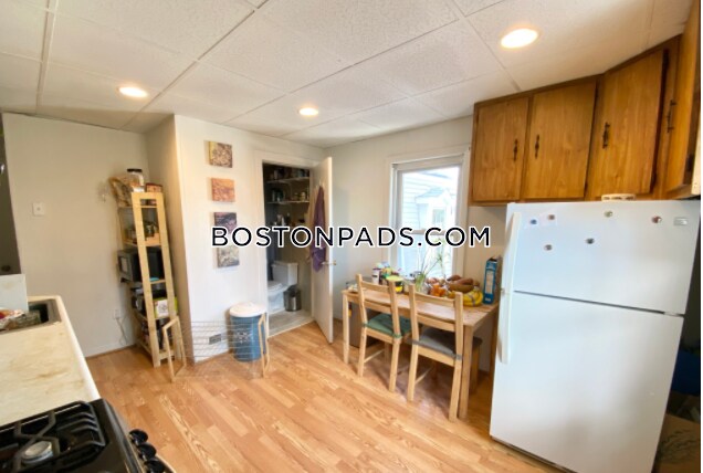 105 Buttonwood St in Boston, MA - Building Photo