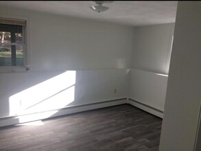 64 Barnsdale Rd in East Providence, RI - Building Photo - Building Photo