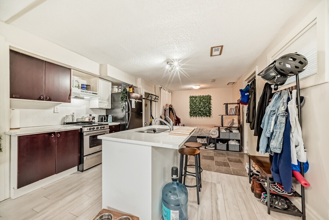 1-4005-9 9 St SE in Calgary, AB - Building Photo