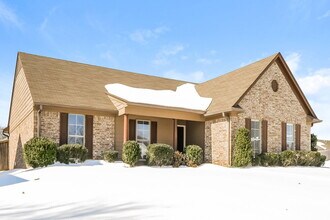 8213 Park Pike, Unit 204 in Southaven, MS - Building Photo - Building Photo