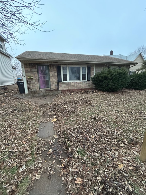 property at 1615 Iowa Ave