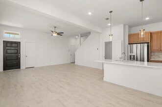 5234 Capricorn Wy in Iowa Colony, TX - Building Photo - Building Photo