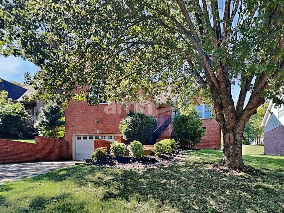 6544 Broken Bow Dr in Nashville, TN - Foto de edificio