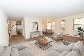 2920 Dean Parkway Apartments in Minneapolis, MN - Foto de edificio - Building Photo