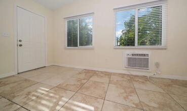 533 Yelvington Ave, Unit 533 in Clearwater, FL - Foto de edificio - Building Photo